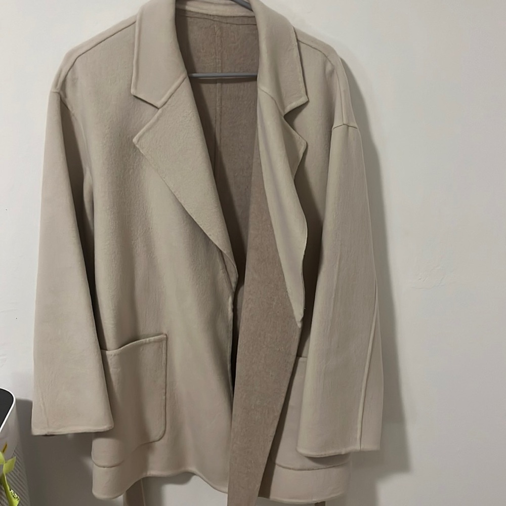 Double sided coat. From a Korean brand Loeuvre - Picture 10 of 11